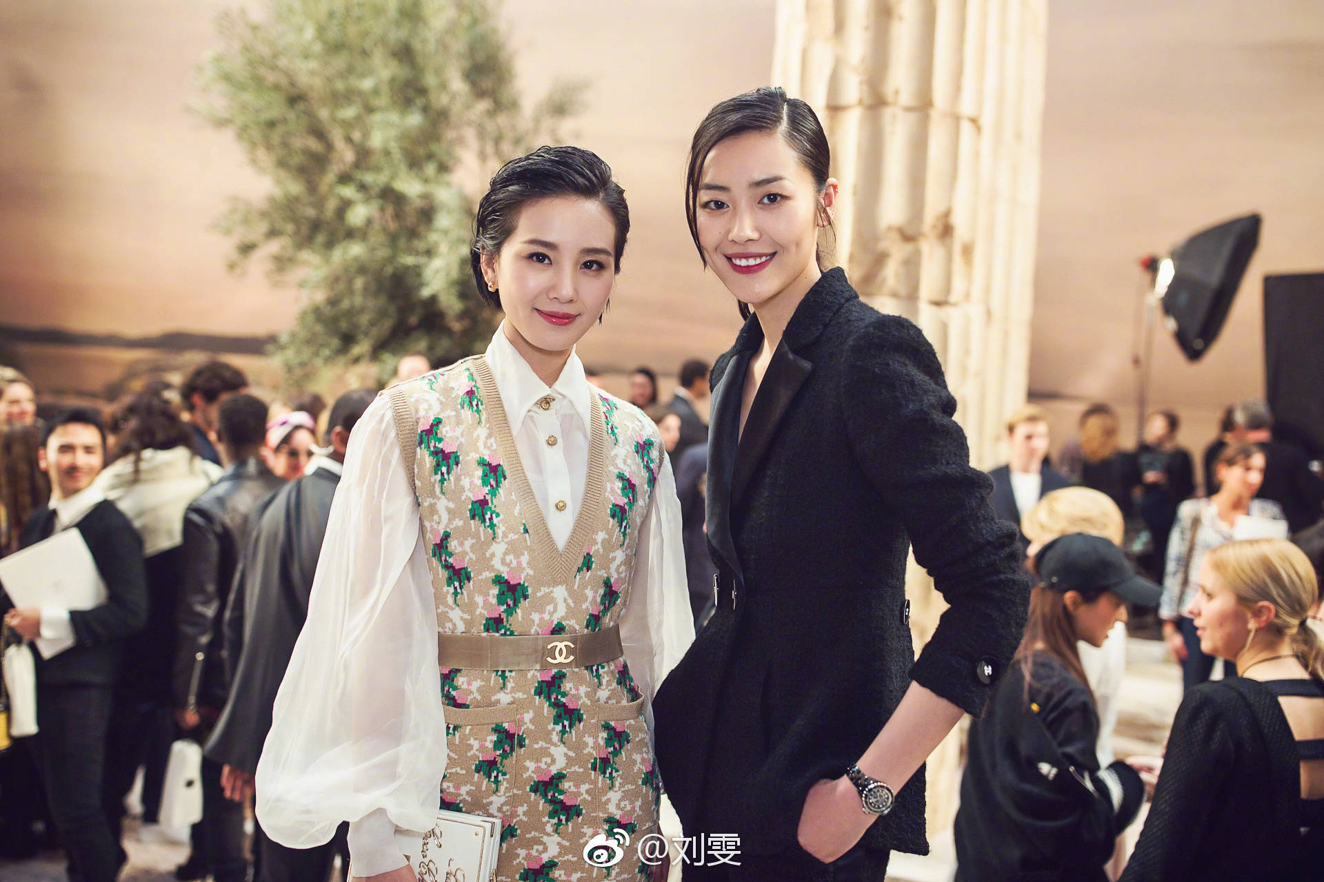 和超模表姐刘雯合照 也是非常6,期待这次小姐姐会有更好的表象和更高