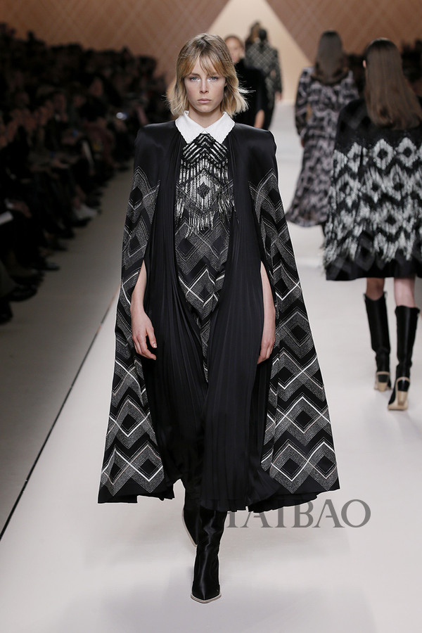 主题:开个给白富美兔们参考的18年各大牌衣服楼.[140]收藏该帖已收藏