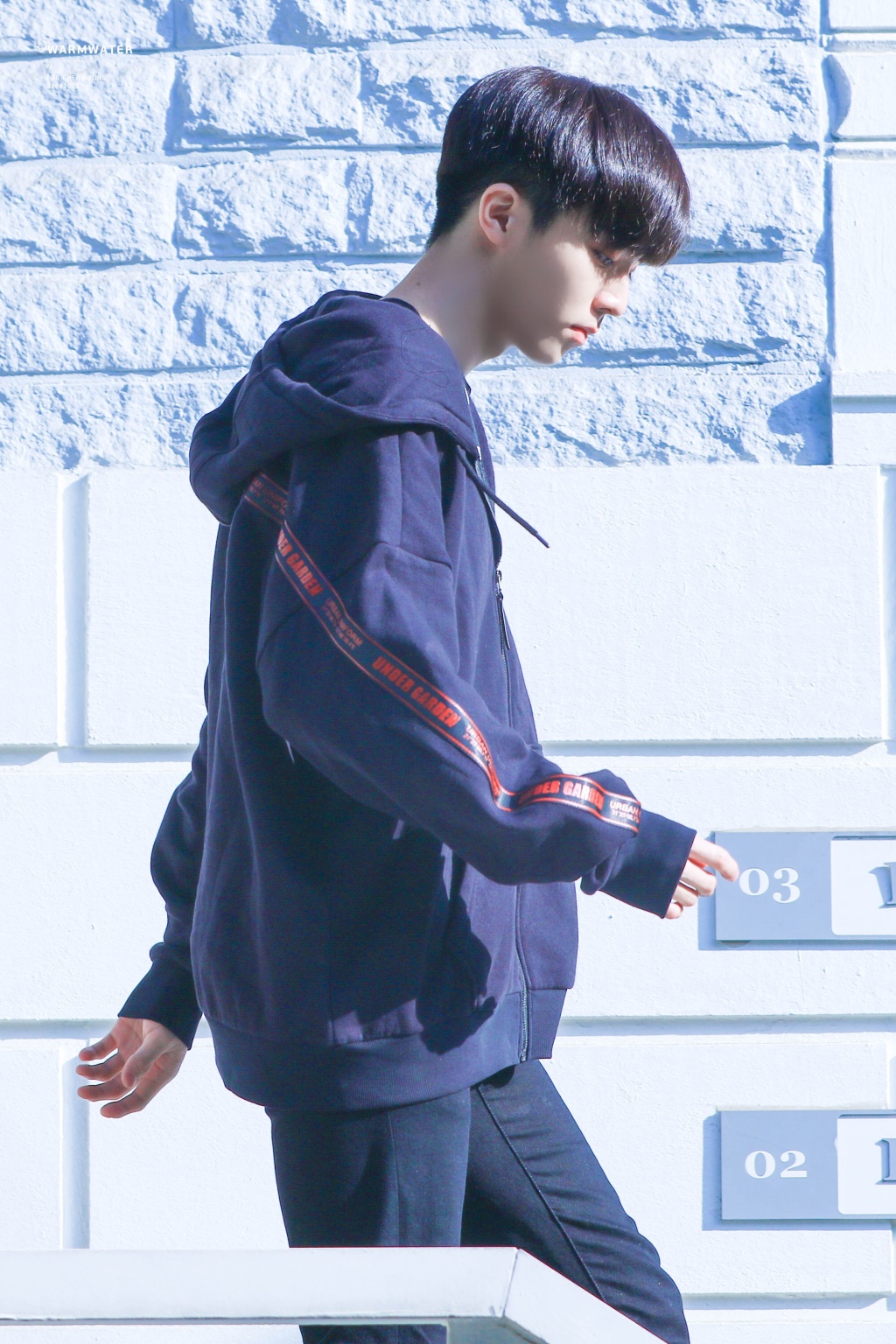 clnf,快出来看顺毛运动服大帅哥啦! —— 晋江文学城网友交流区