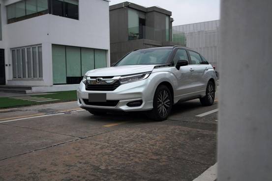 外观帅气超大的空间体验就是新冠道