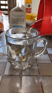 tgPXAe.gif