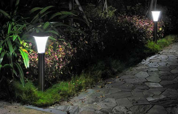 草坪灯安装间距有什么依据?两个草坪灯之间安装间距一般是多少?