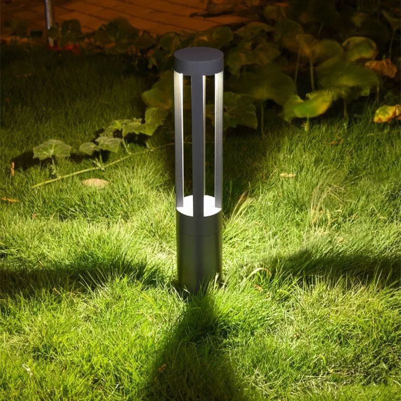 太阳能草坪灯是城市建设不可缺少的绿化灯具。