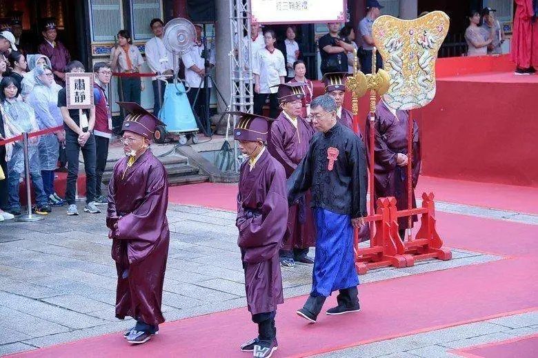 [围观]&nbsp; &nbsp;  国学「大师」出台湾-BB姬