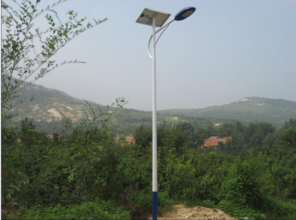 「太阳能路灯厂家」太阳能路灯安装在偏远地区 怎么防盗
