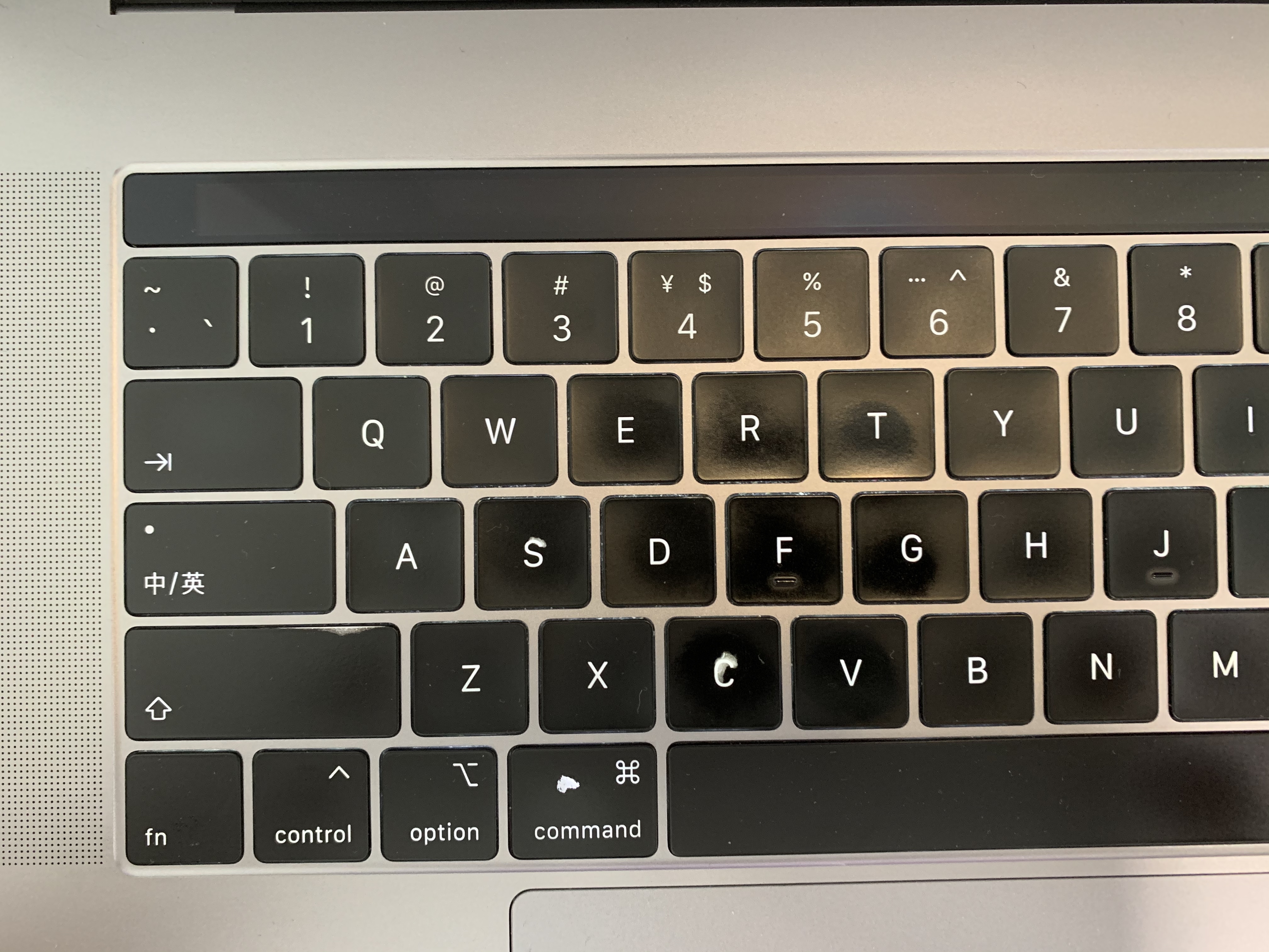 MacBook Pro 的键盘掉漆
