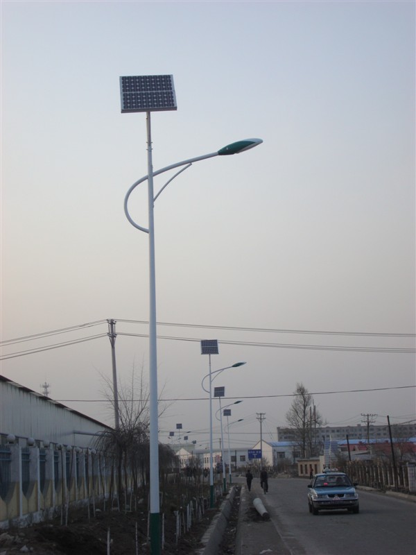 安装太阳能路灯 要足够思考各地不一样气候环境 