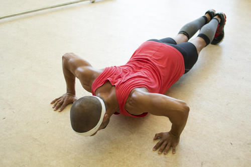 腹内斜肌锻炼三大要领-追梦健身网