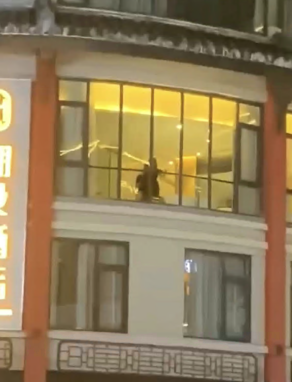 惠州水东街不关窗吃瓜视频图片 第1张