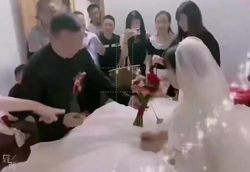 “张家界新娘”事件婚礼画面