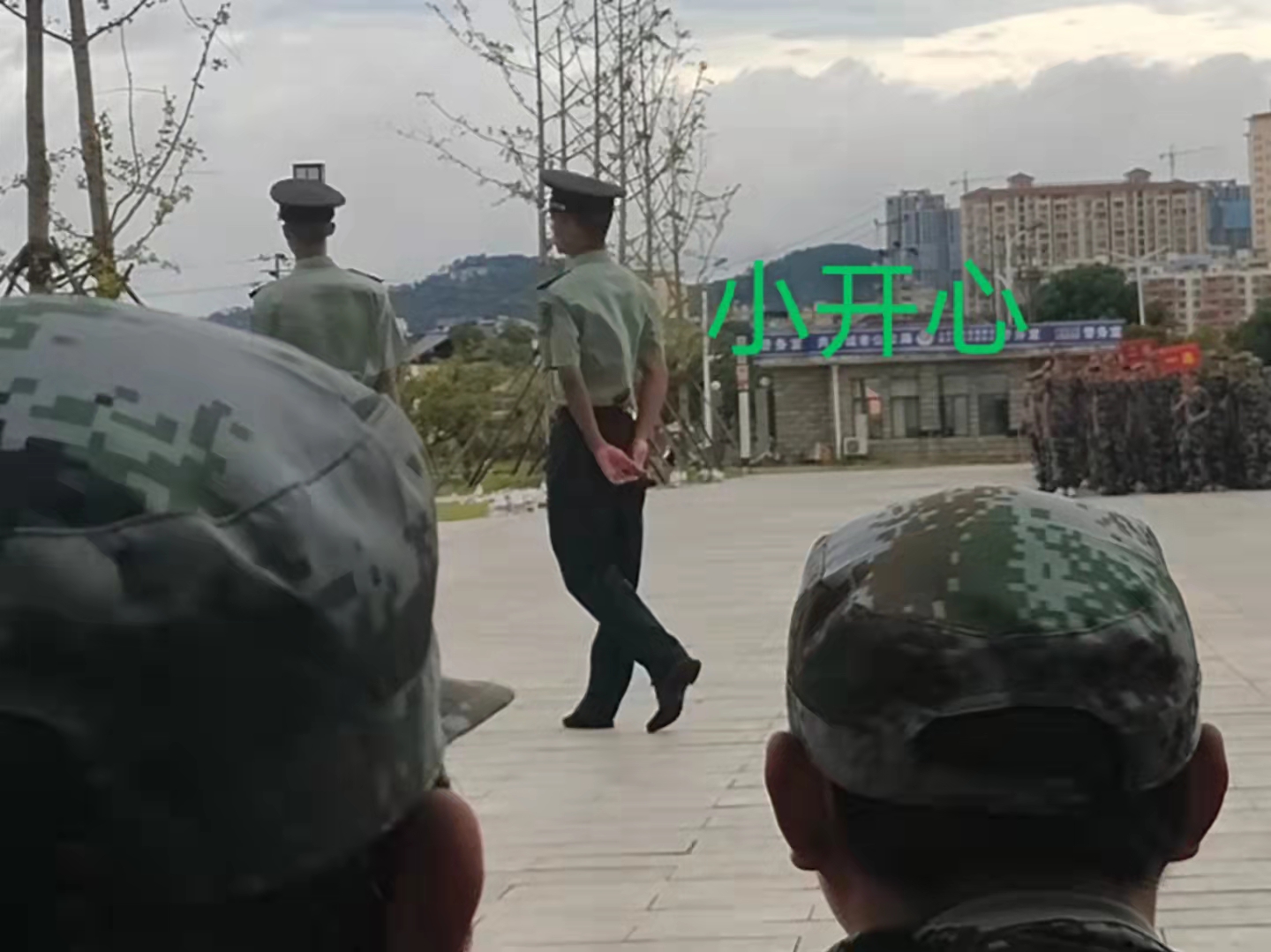 p9C7Xng.jpg